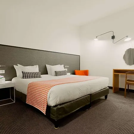 George - Astotel 3*