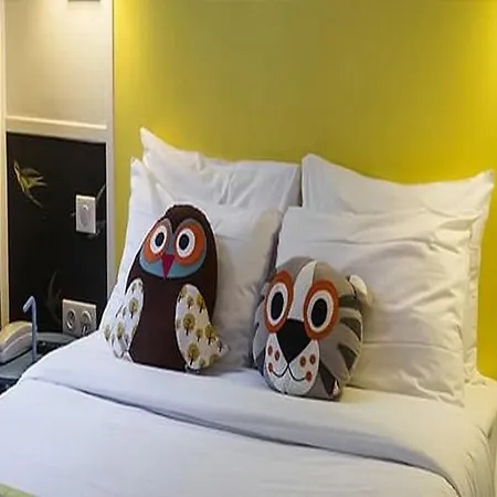 George - Astotel