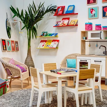 George - Astotel מלון