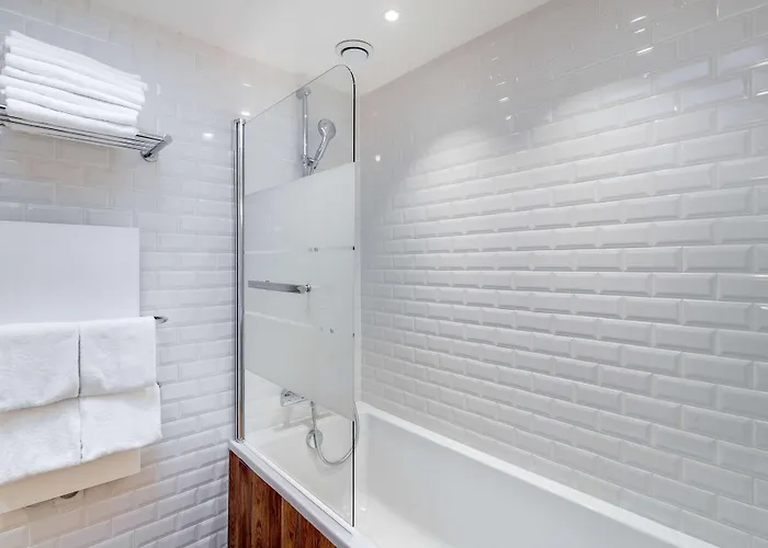 Hotell George - Astotel 3*