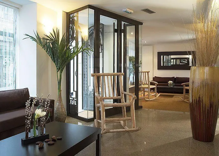 George - Astotel מלון