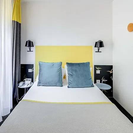 George - Astotel Hotel
