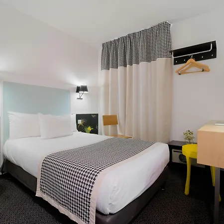 ジョージ アストテル パリ