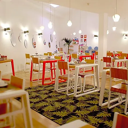 George - Astotel Otel