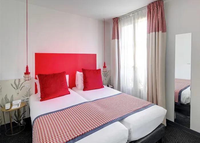 George - Astotel Hotel