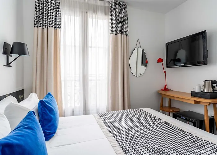 George - Astotel Hotel