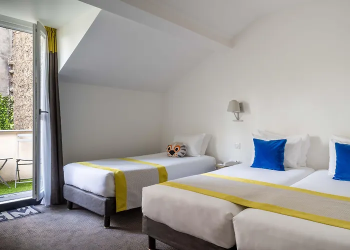 George - Astotel Hotel