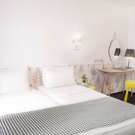 George - Astotel 3*